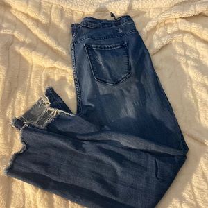 Cling girl Boutique distressed jeans